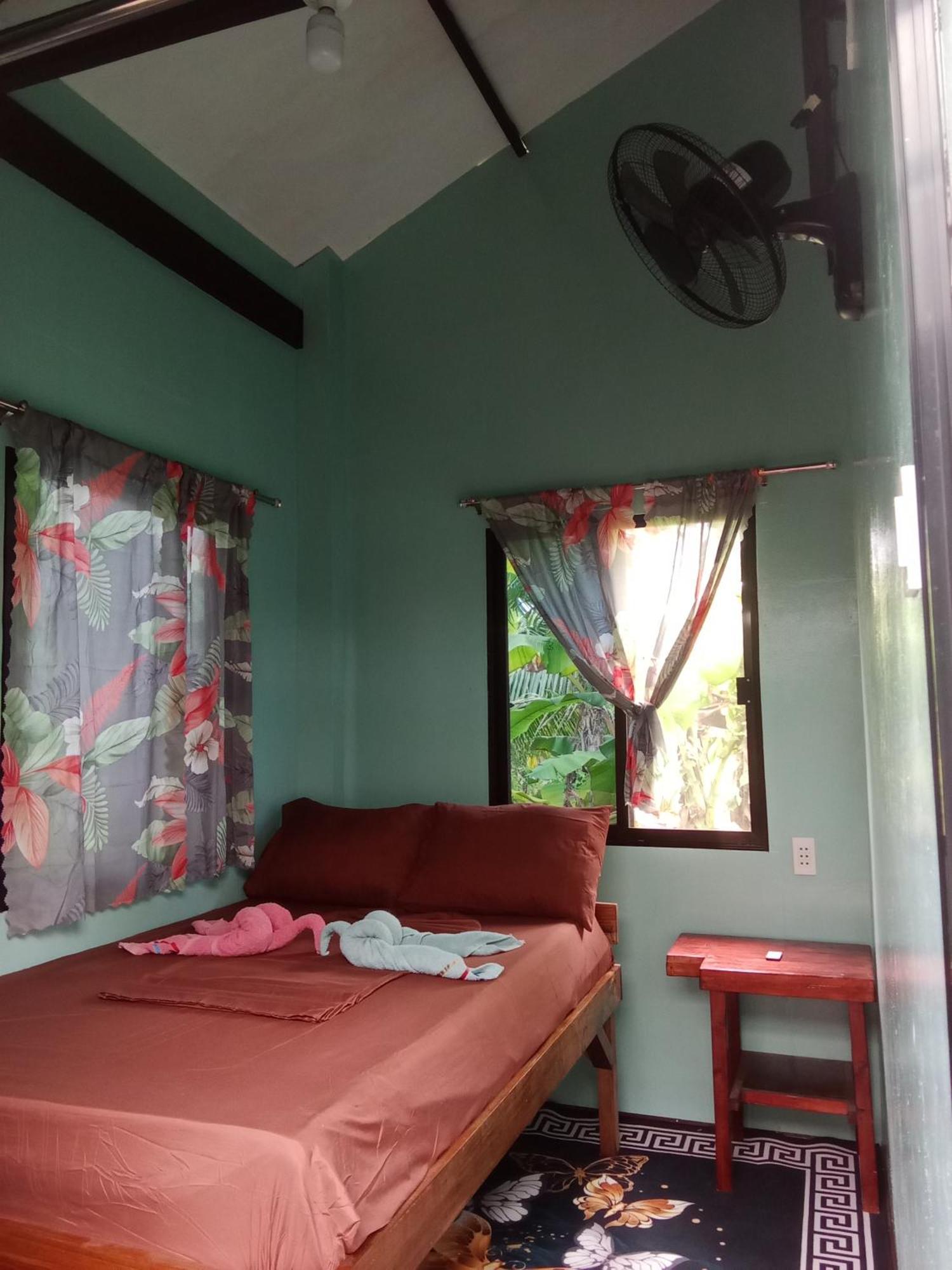 Weeroona Huts Homestay Pacifico San Isidro  Екстер'єр фото